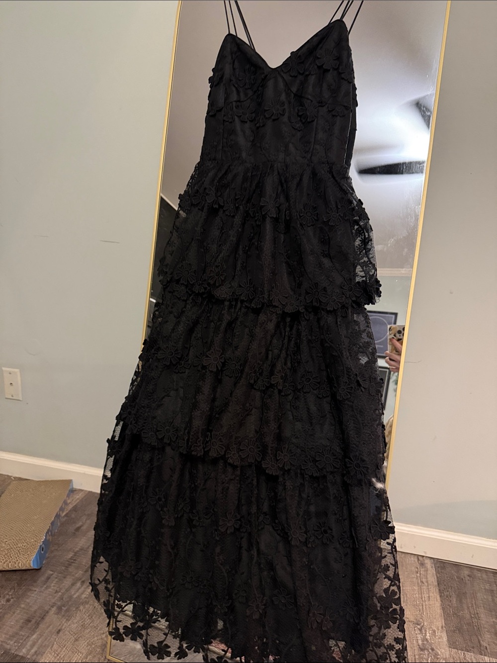 Black Lace Tiered Spaghetti-Strap gorgeous cocktail dress
